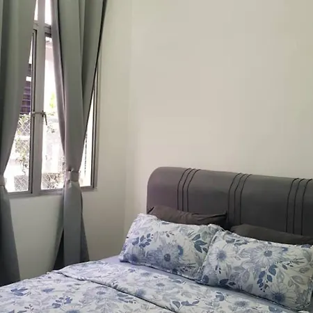 Aman Homestay Senawang Musliim Only Exterior photo